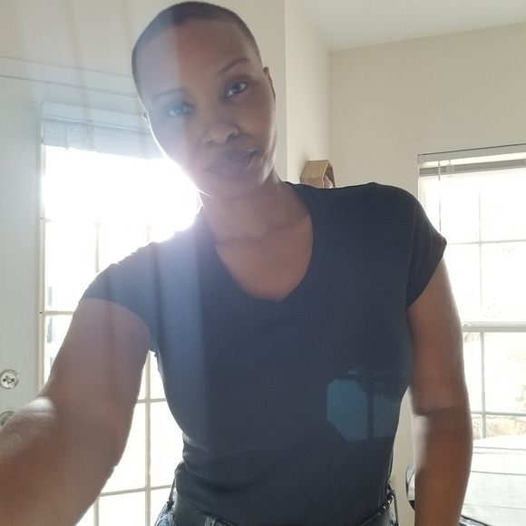 Meet Your Posher! - Picture 8 of 8